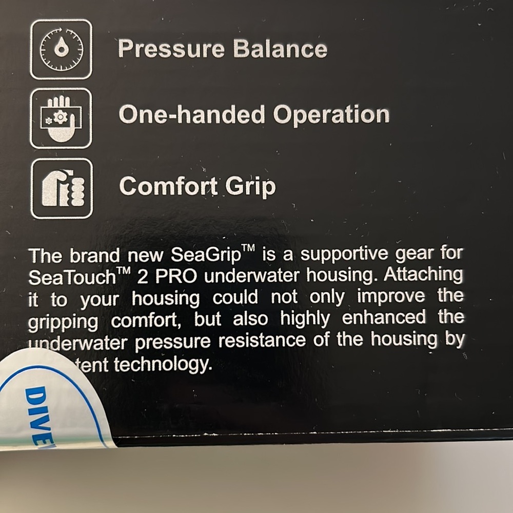 SeaTouch 2 Pro with wide angle lens, macro lens, red filter, and lens adapter - Picture 9 of 16
